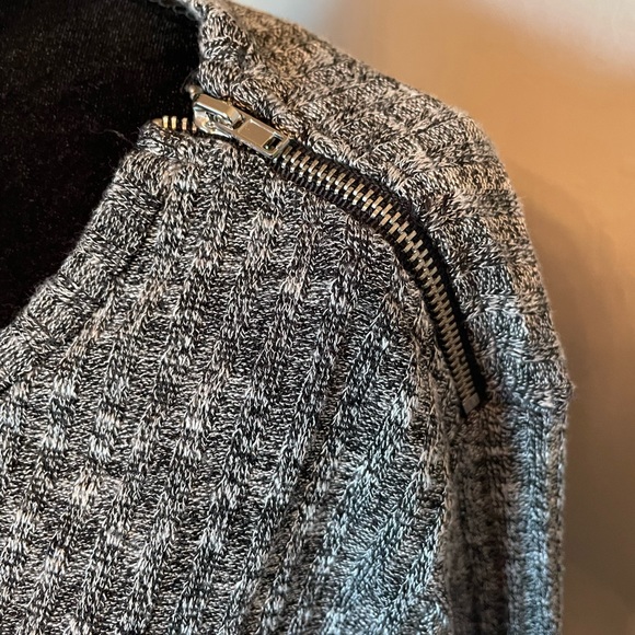 Heather Gray long sleeve lightweight sweater - Picture 2 of 3